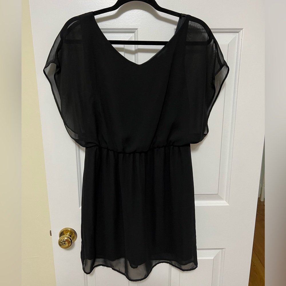 Black short sleeve shift dress